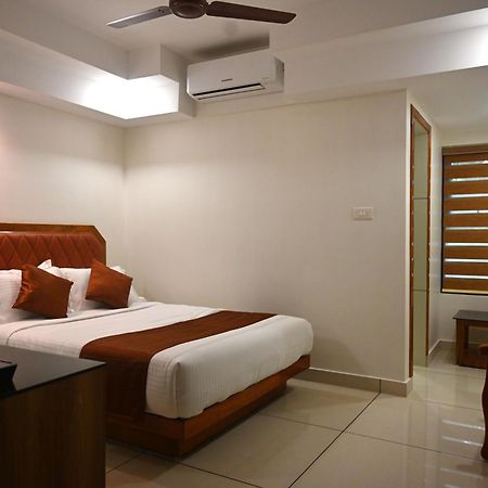 Hotel Harley Residency Kannur Esterno foto