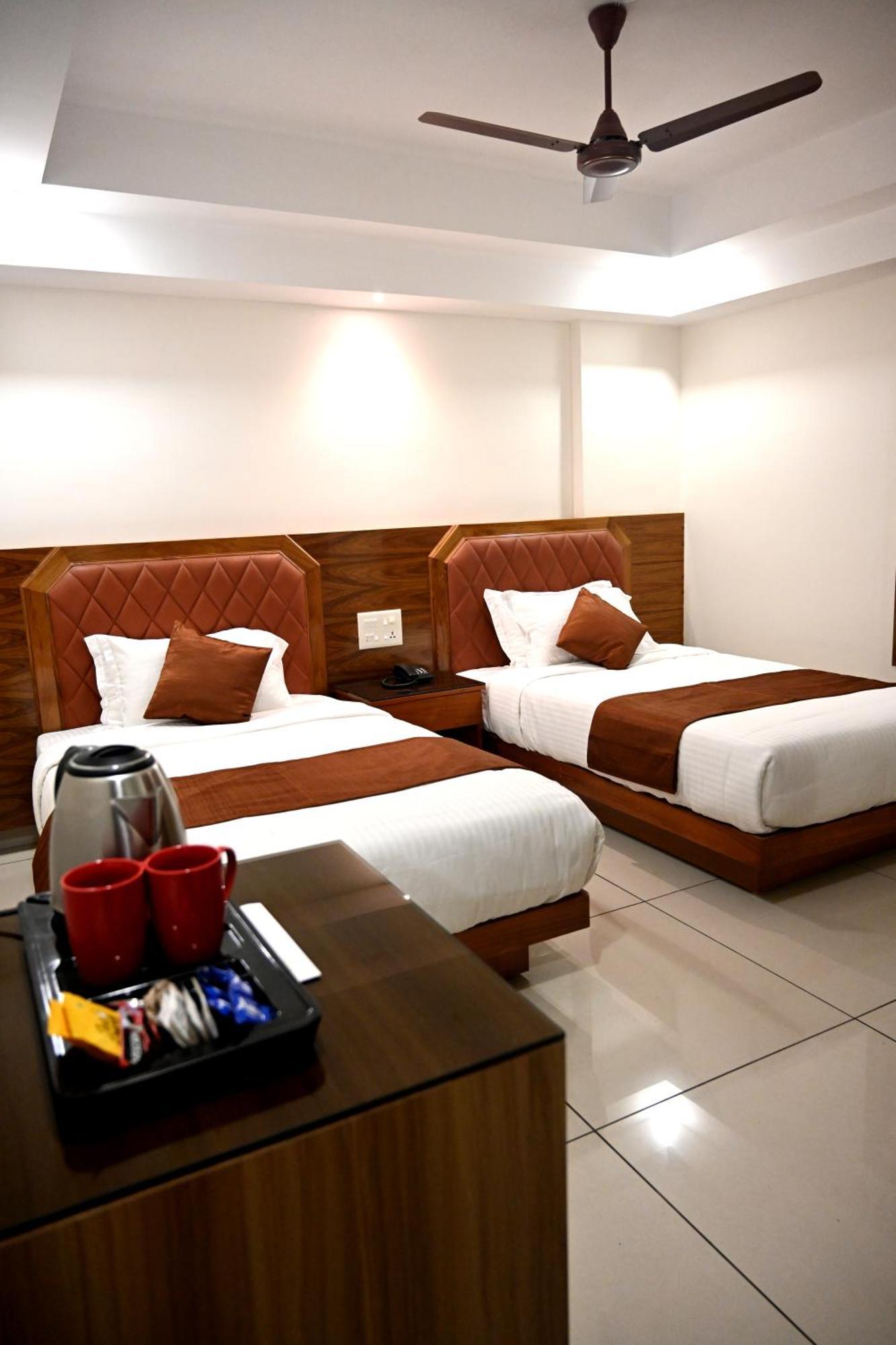 Hotel Harley Residency Kannur Esterno foto