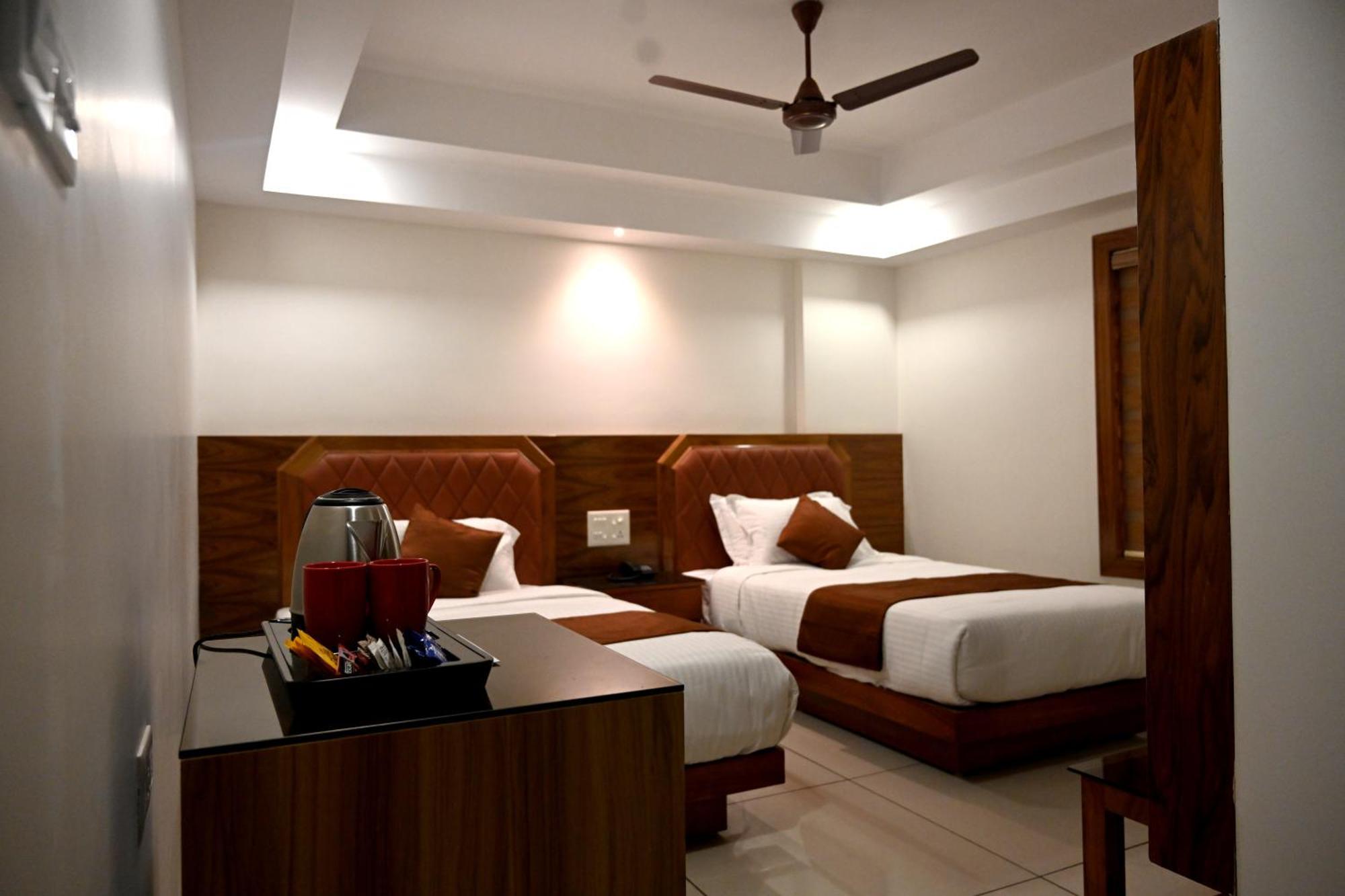 Hotel Harley Residency Kannur Esterno foto