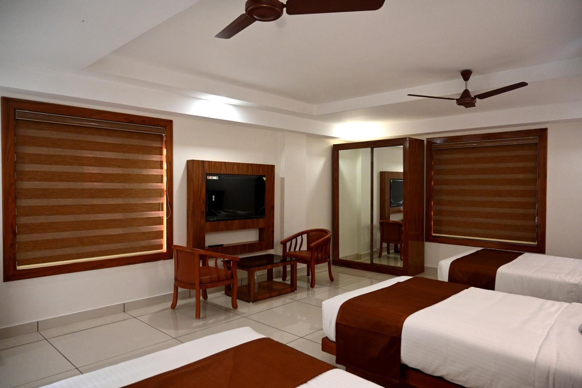 Hotel Harley Residency Kannur Esterno foto