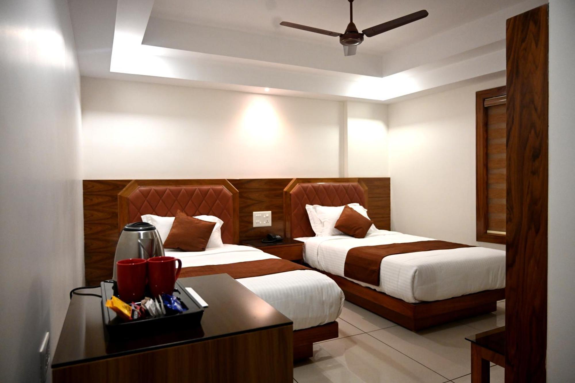 Hotel Harley Residency Kannur Esterno foto