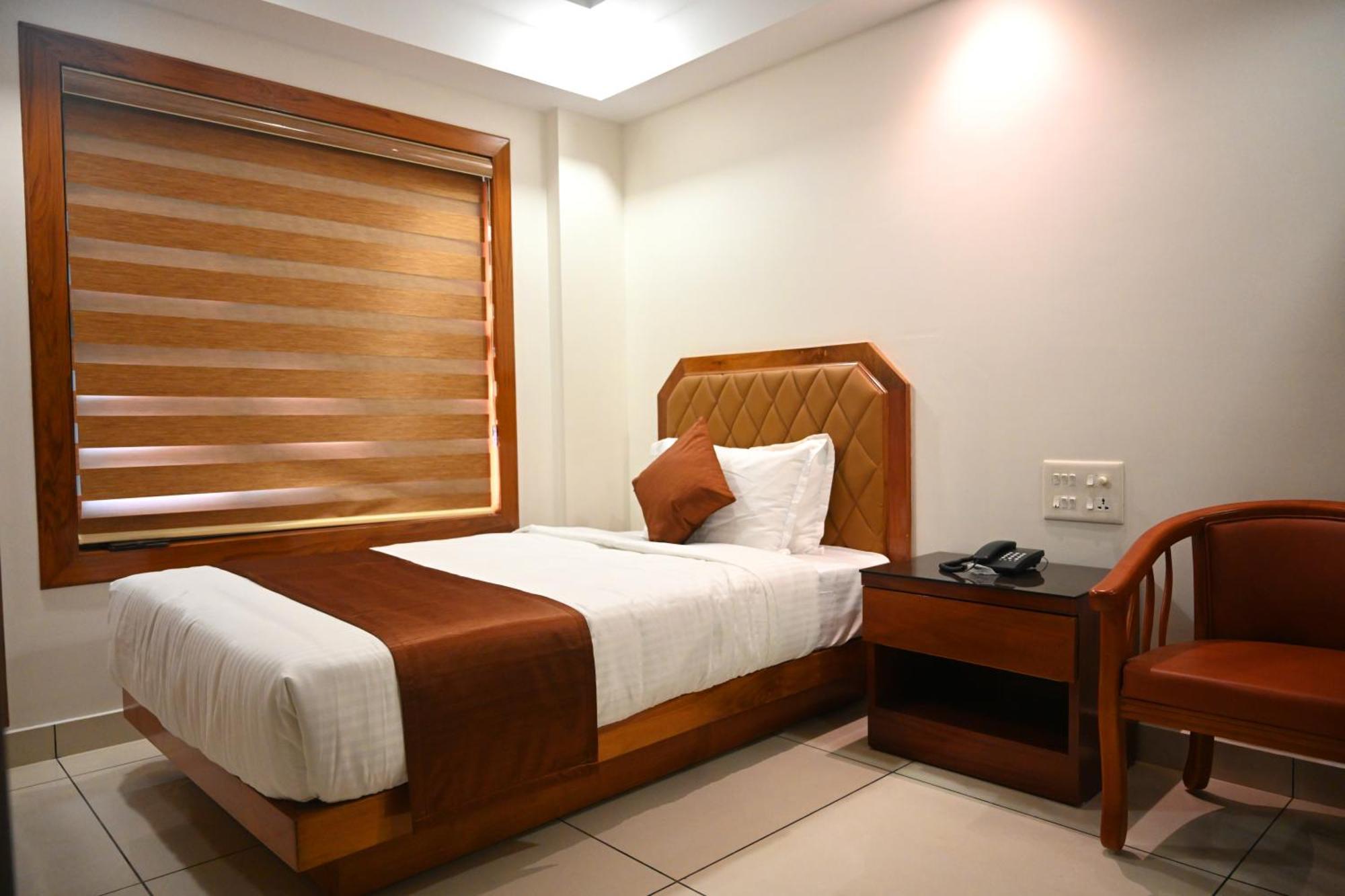 Hotel Harley Residency Kannur Esterno foto