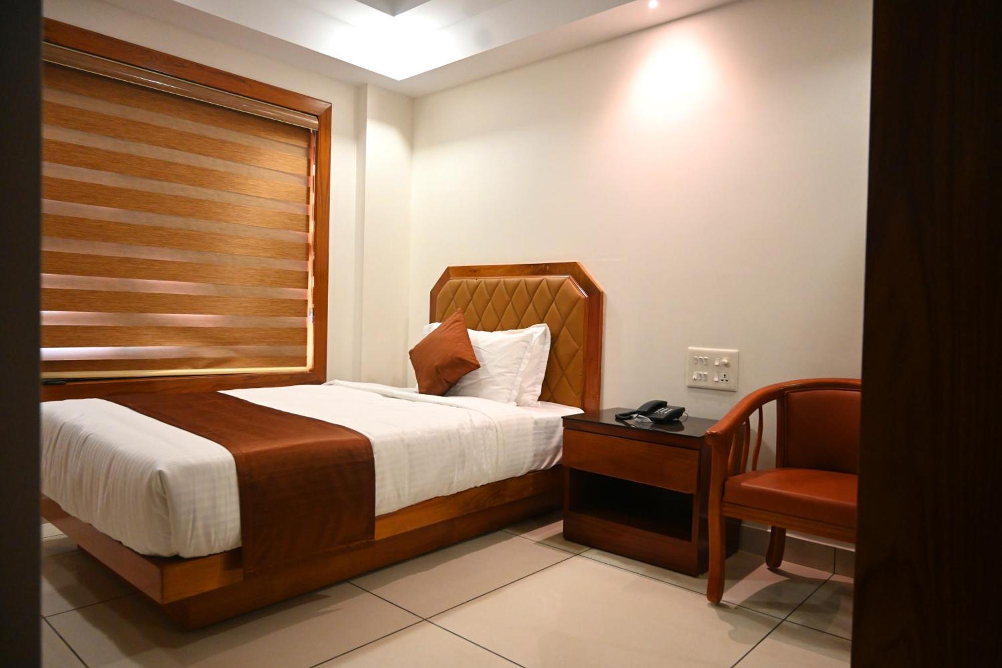 Hotel Harley Residency Kannur Esterno foto