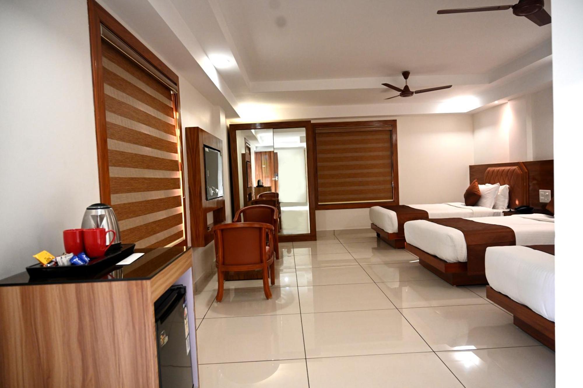 Hotel Harley Residency Kannur Esterno foto